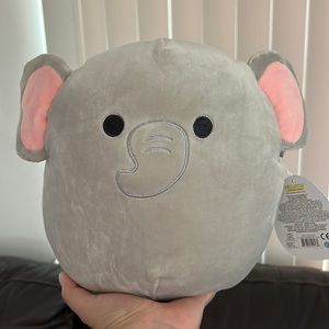 Mila 8” Squishmallow